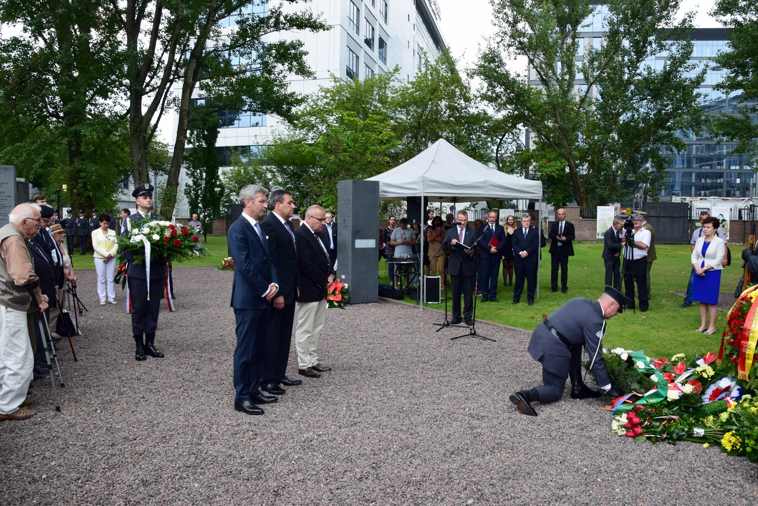 Odsłonięcie Pomnika Lotników w Parku Wolności Muzeum Powstania Warszawskiego