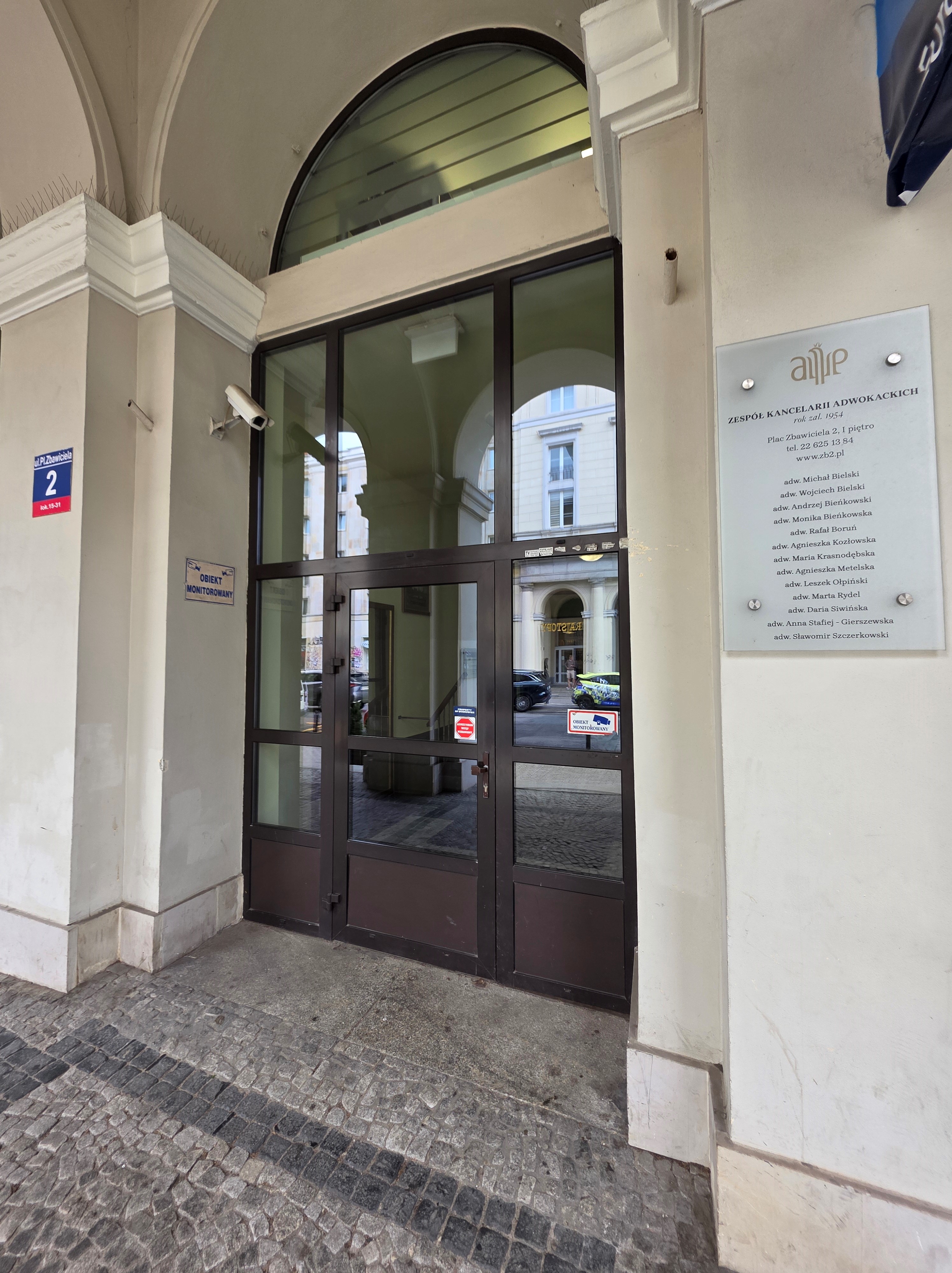 Prestiżowy adres i 70 lat tradycji — dołącz do nas na Placu Zbawiciela!